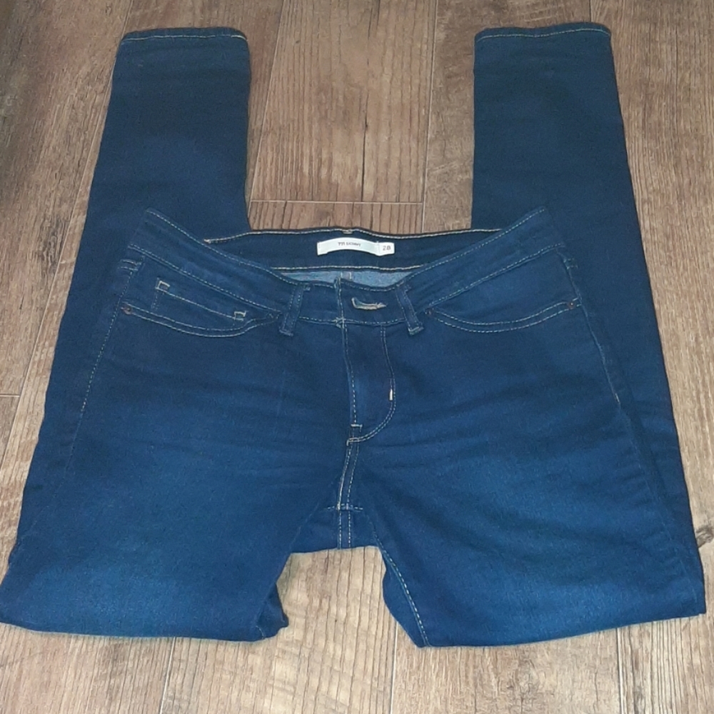 Levi's 711 Skinny Jeans